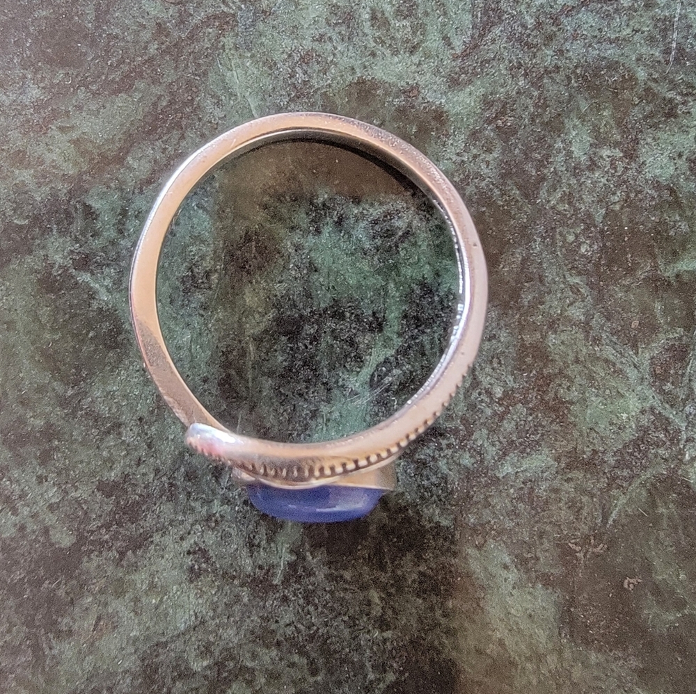 925 Elegant Sterling Silver and Blue Stone Ring. Adjustable. - Picture 2 of 4